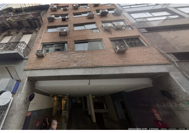 Oportunidad apto credito  Oficina - no apto vivienda - 64 m2 divisible 2 baños usd 60.000