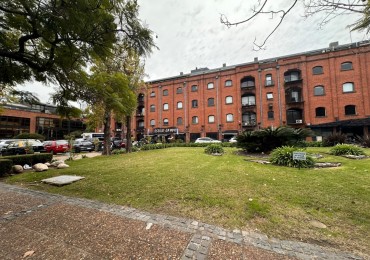 Alquiler TEMPORARIO amueblado Puerto Madero 3 ambientes + escritorio usd1200/mes - 2 baños balcon aterrazado vista al rio. Complejo con amenities.